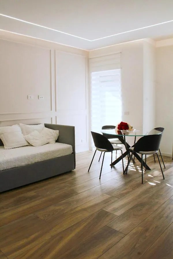 M Luxury Home Napoli Italy